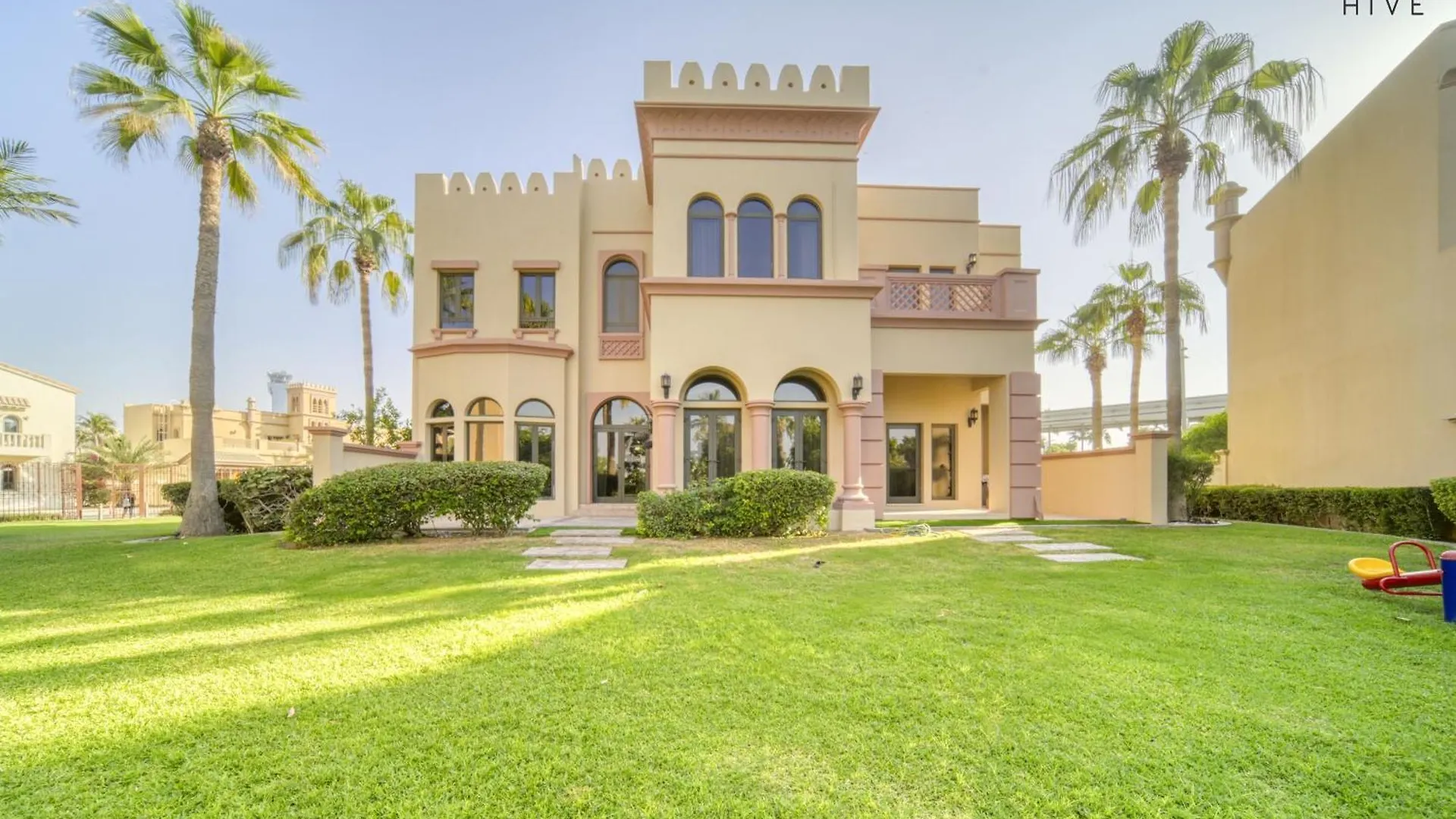 Luxury Villa In Palm Jumeirah Dubai