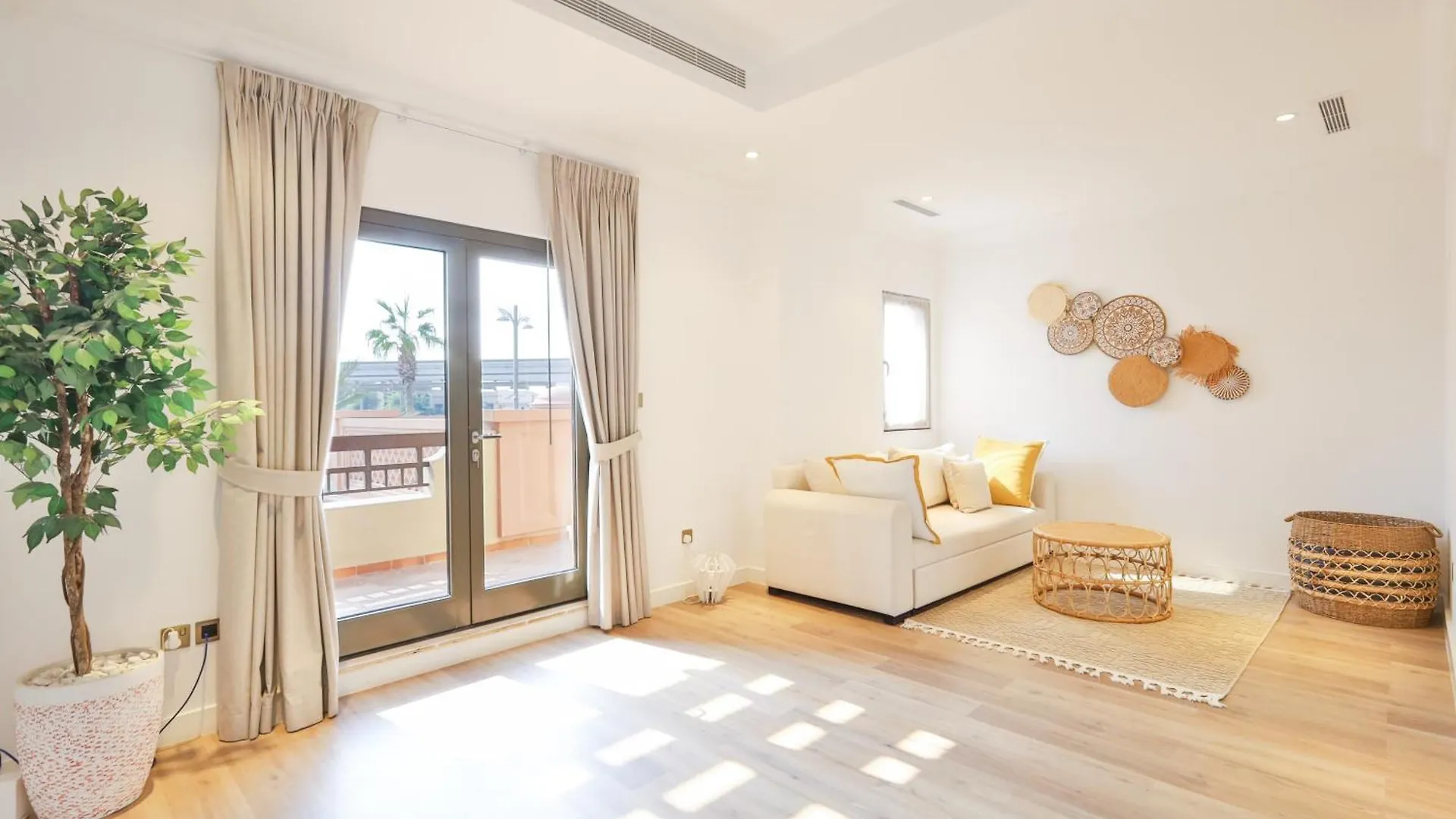 Luxury Villa In Palm Jumeirah Dubai
