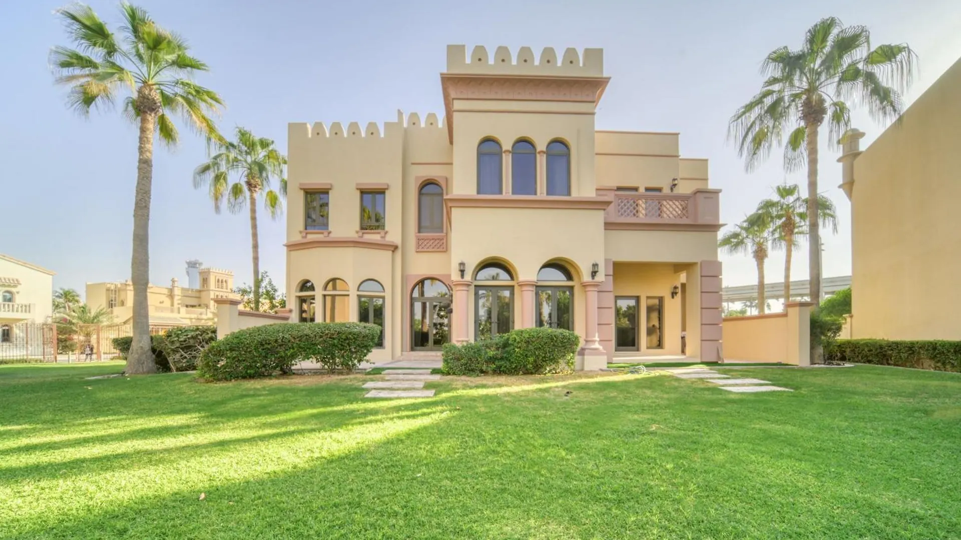 Luxury Villa In Palm Jumeirah Dubai