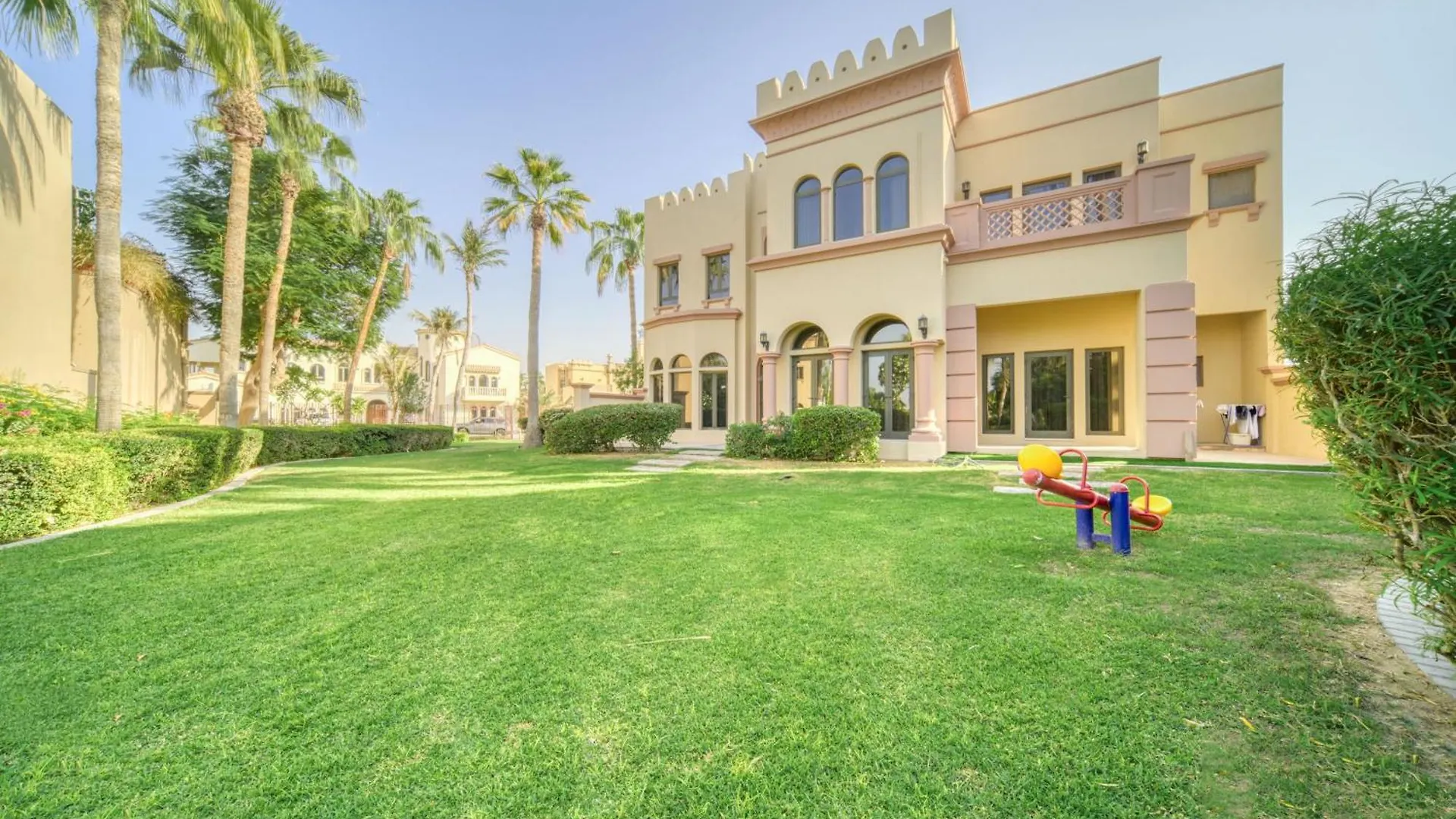 Luxury Villa In Palm Jumeirah Dubai