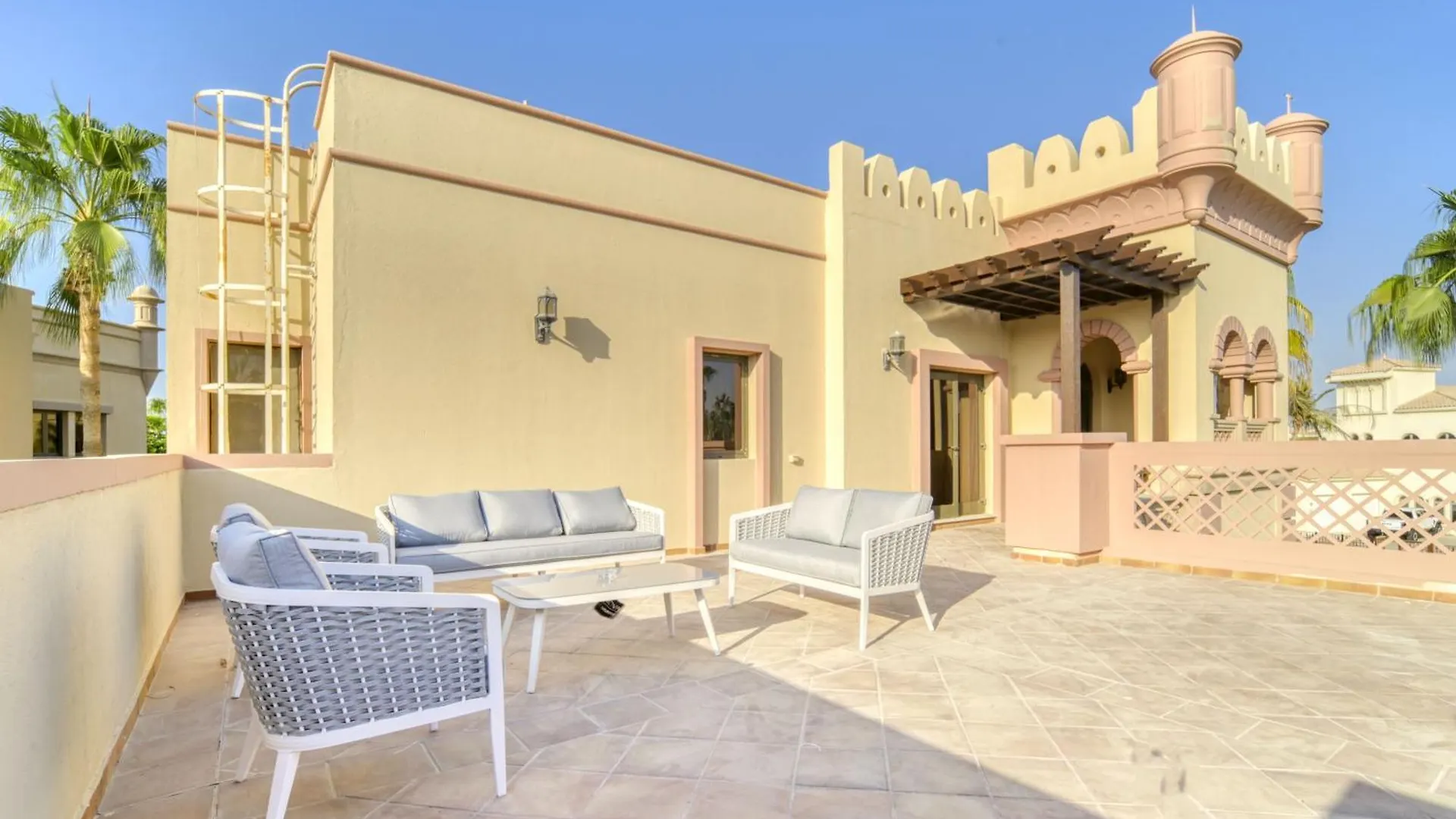 Luxury Villa In Palm Jumeirah Dubai